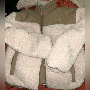 Women’s Northface reversible Shepa Jacket